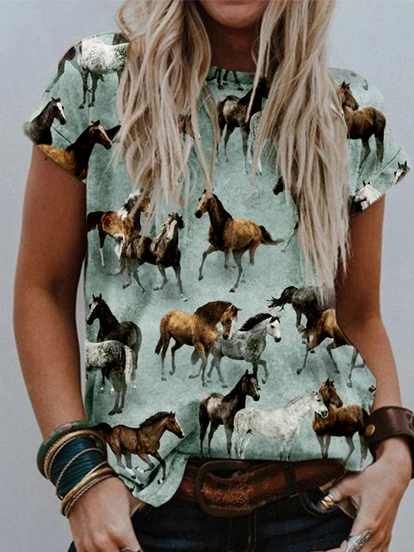 VChics Western Wild Horses Pattern Vintage Comfy T Shirt