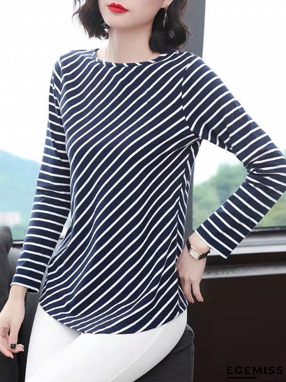 Loose T-shirt With Round Collar And Long Sleeves | EGEMISS