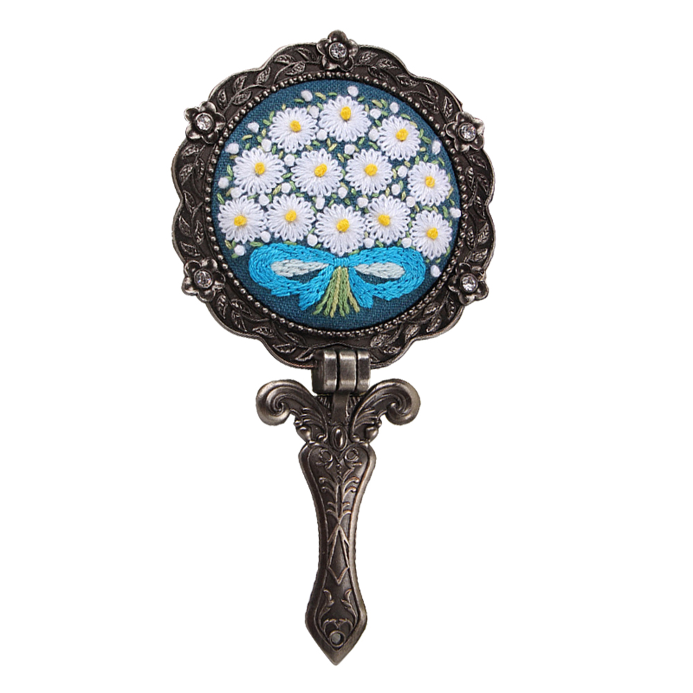 

White Daisy - Makeup Mirror Circle Embroidery - Cross Stitch, 501 Original