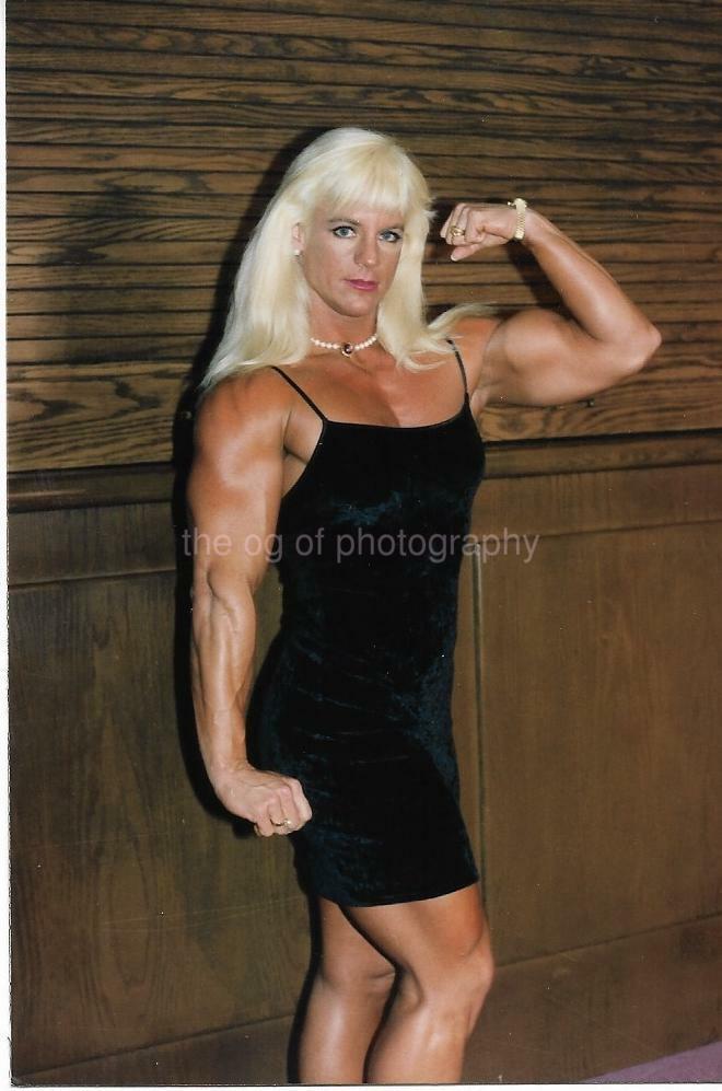 FEMALE BODYBUILDER 80's 90's FOUND Photo Poster painting Color MUSCLE GIRL Original EN 17 43 B