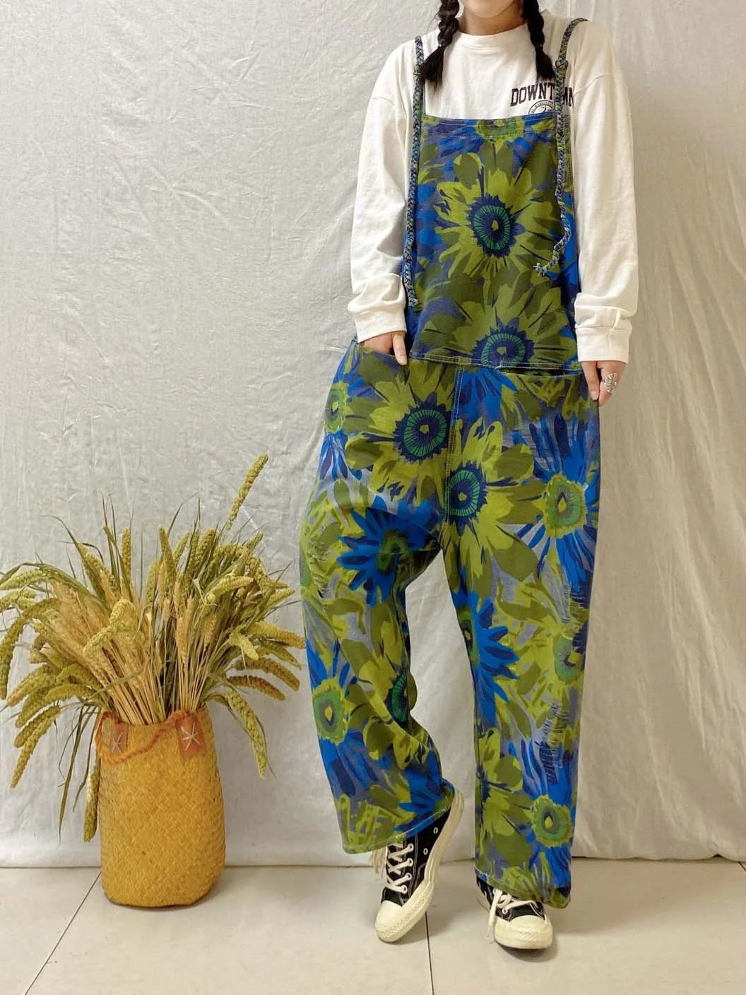 Women Half Sleeve V-neck Solid Color Dress