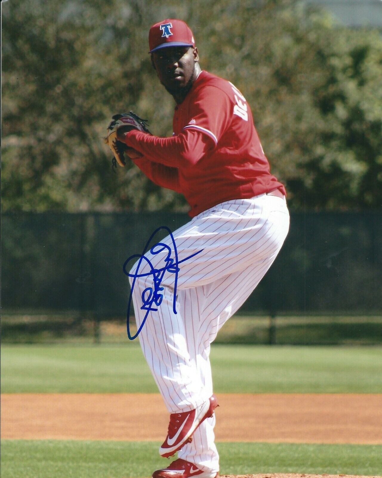 Autographed ENYEL DE LOS SANTOS 8X10 Philadelphia Phillies Photo Poster painting with COA