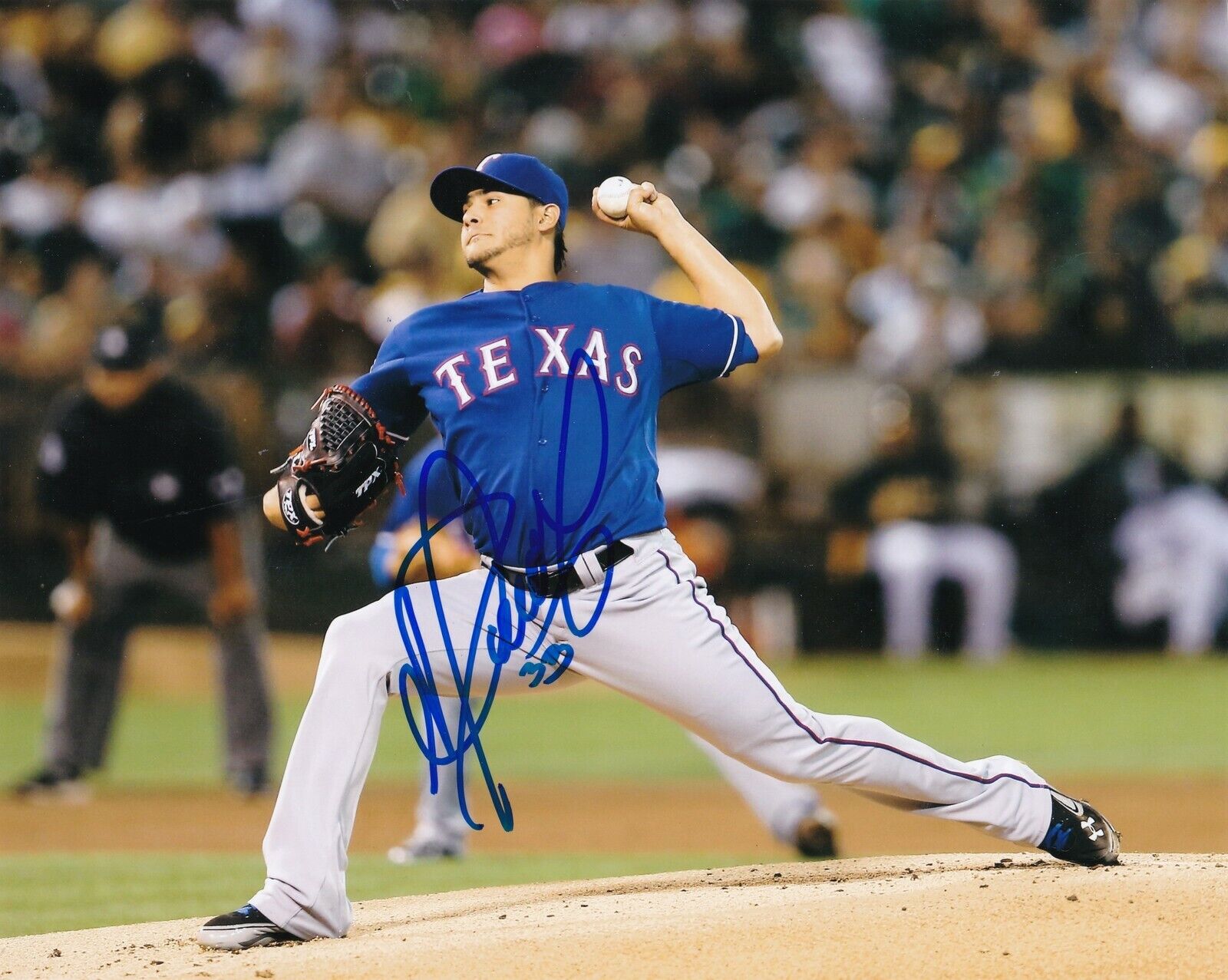 MARTIN PEREZ TEXAS RANGERS ACTION SIGNED 8x10