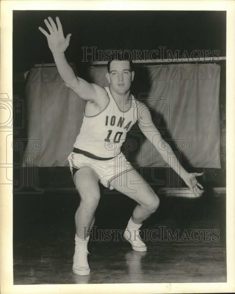 Press Photo Poster painting Iona basketball player Tom Fitzgerald - tus06474