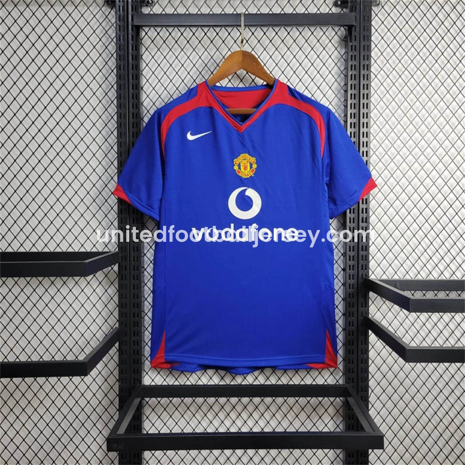 Manchester United Retro 05-06 Away Jersey
