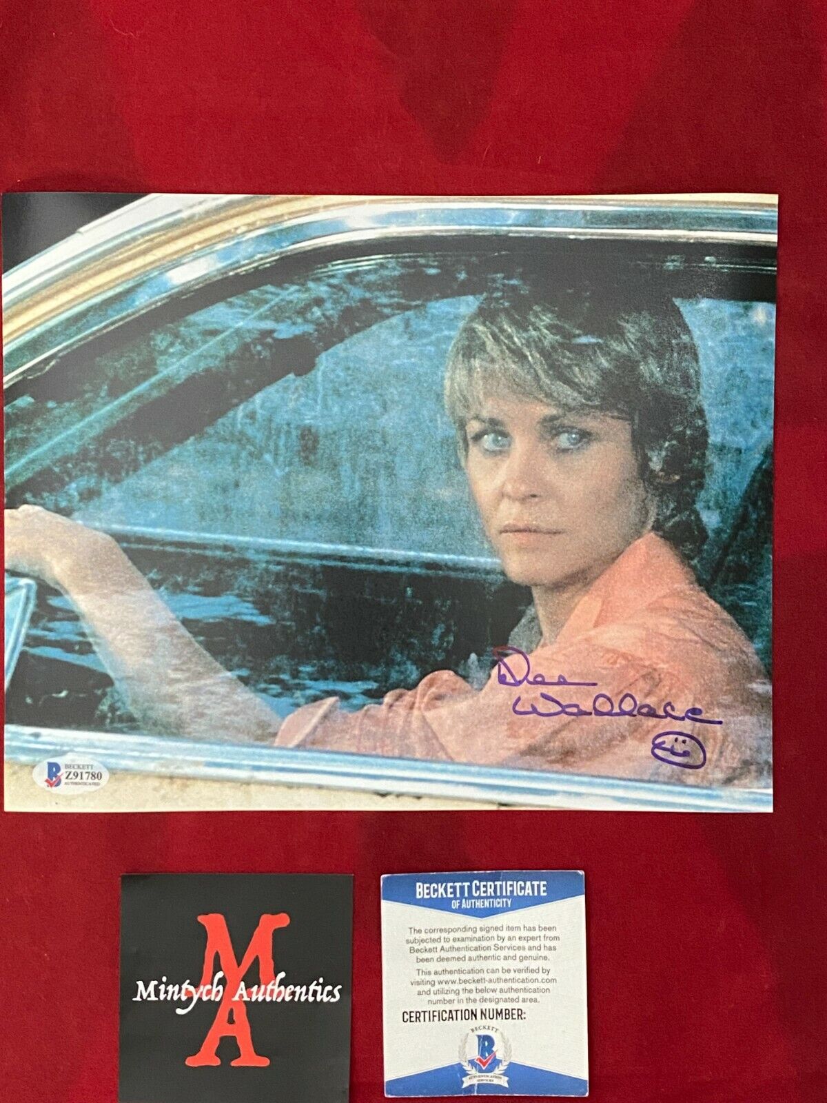 DEE WALLACE AUTOGRAPHED SIGNED 8x10 Photo Poster painting! CUJO! BECKETT AUTHENTIC! HORROR!