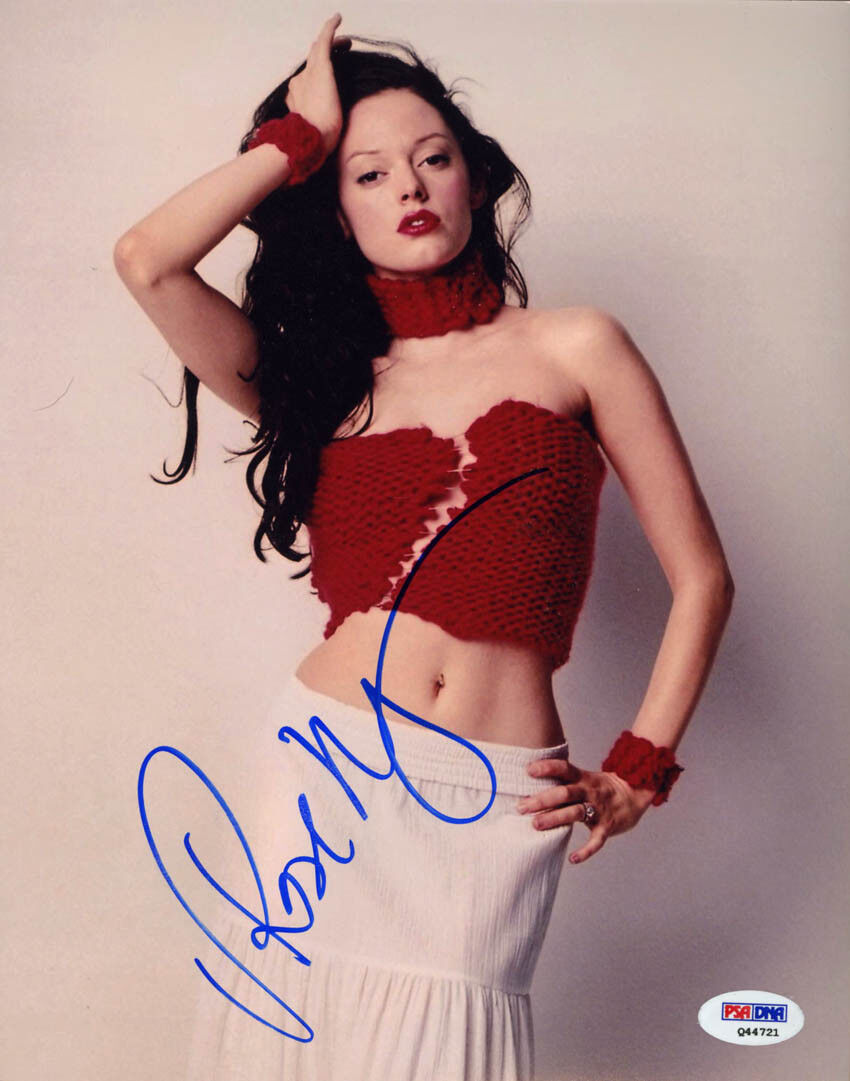 Rose McGowan SIGNED 8x10 Photo Poster painting Grindhouse Charmed Sexy PSA/DNA AUTOGRAPHED