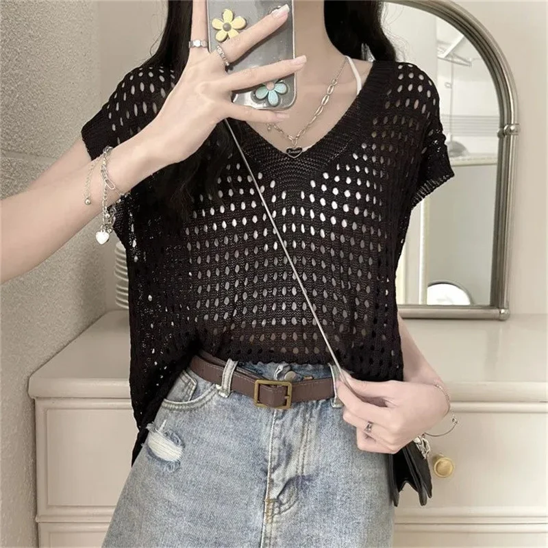 Uveng Uveng V-Necked Knitted Jersey Women's Thin Summer Design Sense Small Loose Thin Vest Outside On The Coat