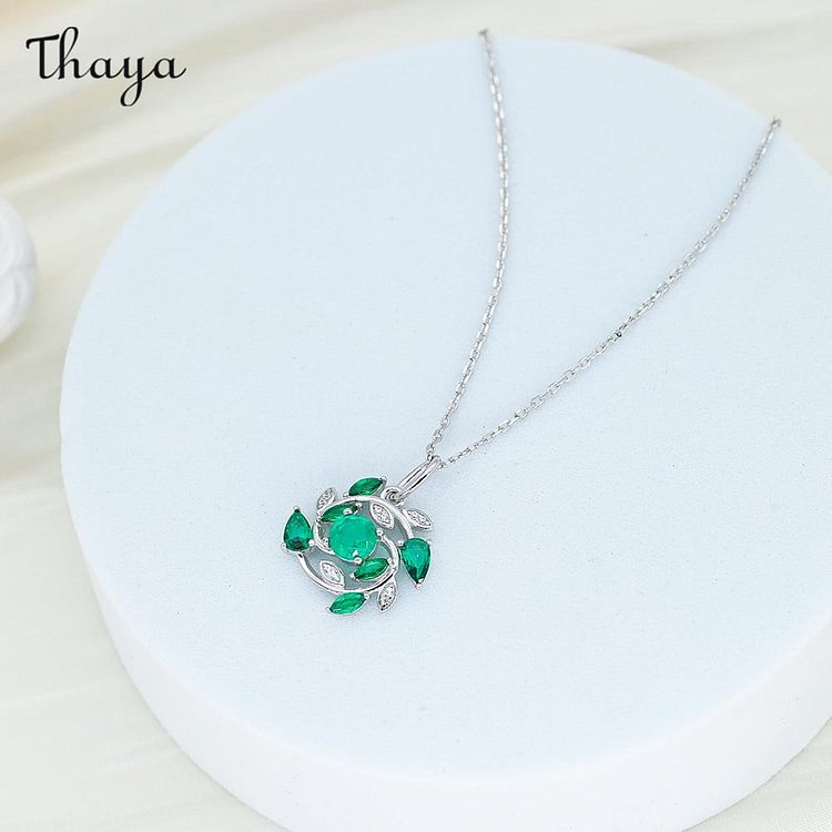 Thaya 925 Silver Flower Emerald  Necklace