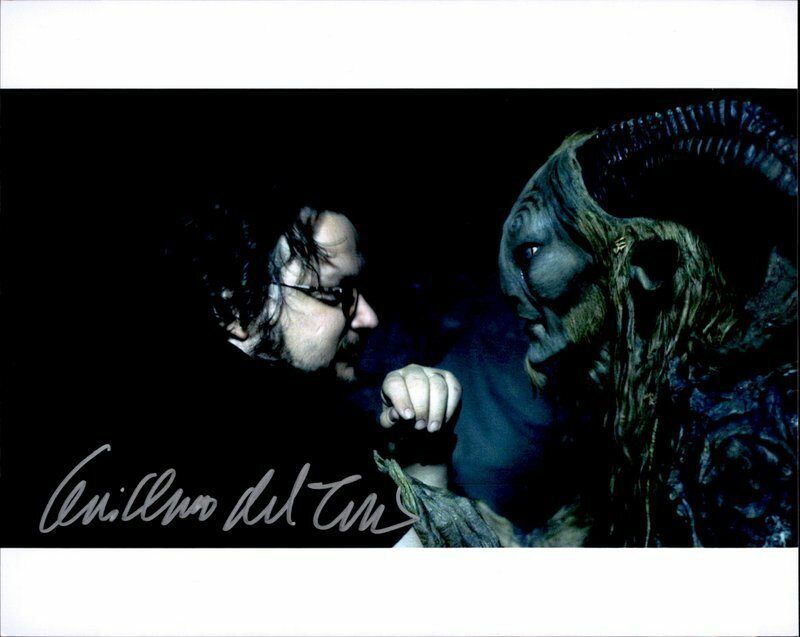 Guillero Del Toro authentic signed celebrity 8x10 Photo Poster painting W/Cert Autographed C1