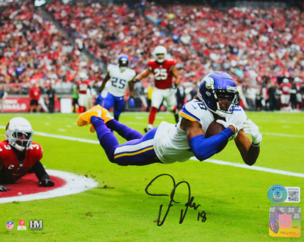 Justin Jefferson Autographed Minn. Vikings 8x10 HM TD Catch Photo Poster painting-Beckett W Holo