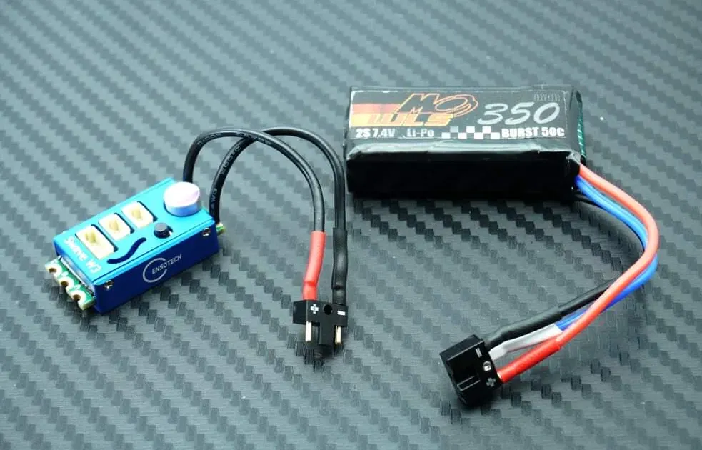 Low Resistance High Power Tight Plug for R/C