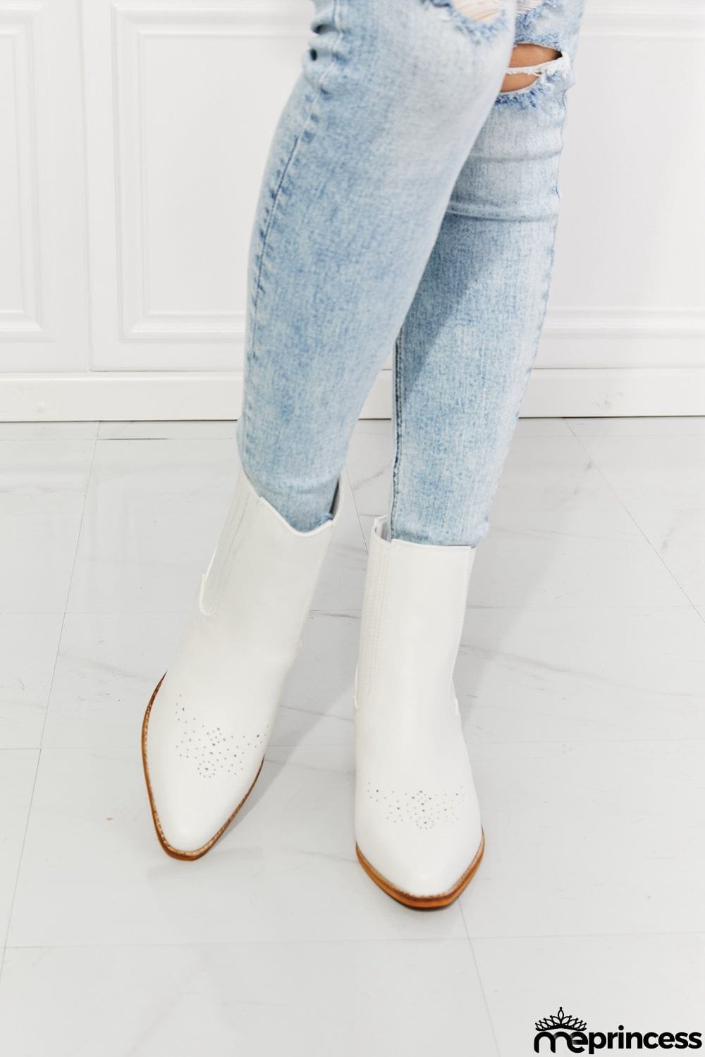 MMShoes Love the Journey Stacked Heel Chelsea Boot in White