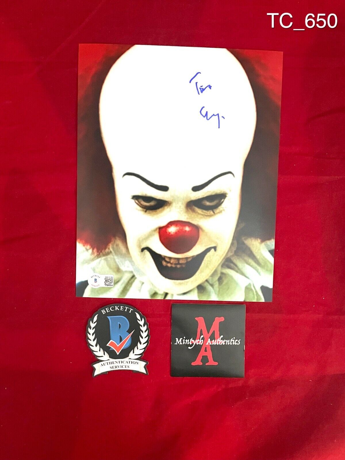 TIM CURRY AUTOGRAPHED SIGNED 8x10 Photo Poster painting! PENNYWISE! IT! HORROR! BECKETT COA!