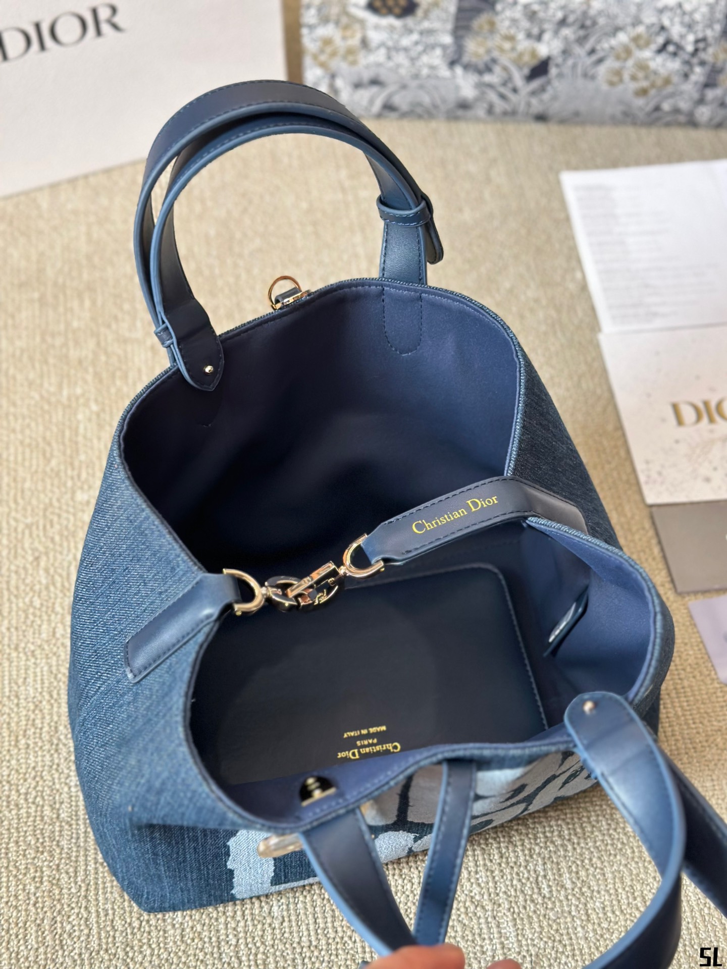 Cb48f860a0d4462e7b2e9de888fa64ba