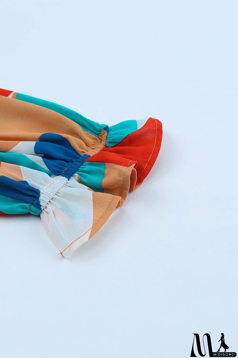 MidiSono - Abstract Pattern Crewneck Ruffled Puff Sleeve Blouse