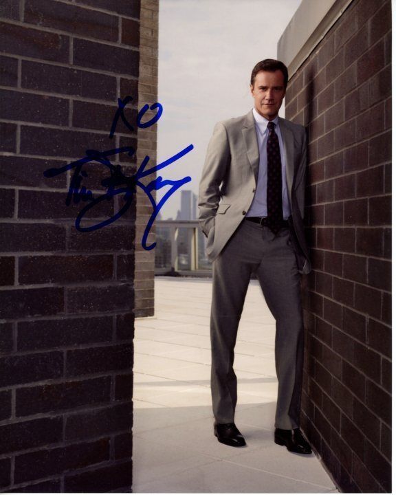 TIM DEKAY signed autographed WHITE COLLAR PETER BURKE Photo Poster painting