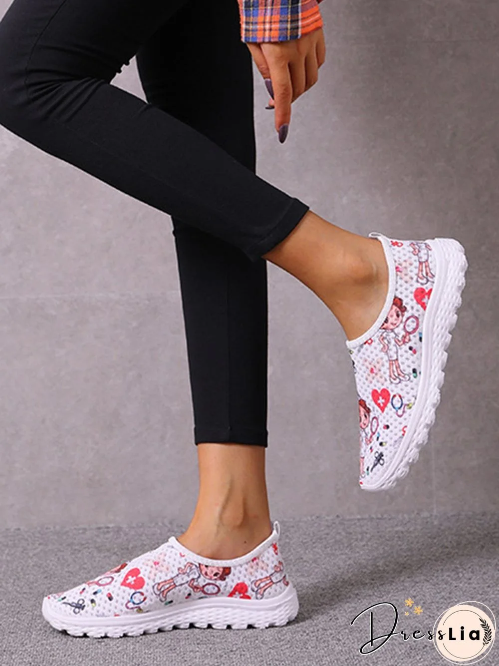 Nurse Fighting Epidemic Print Breathable Tulle Mesh Lightweight Sneakers
