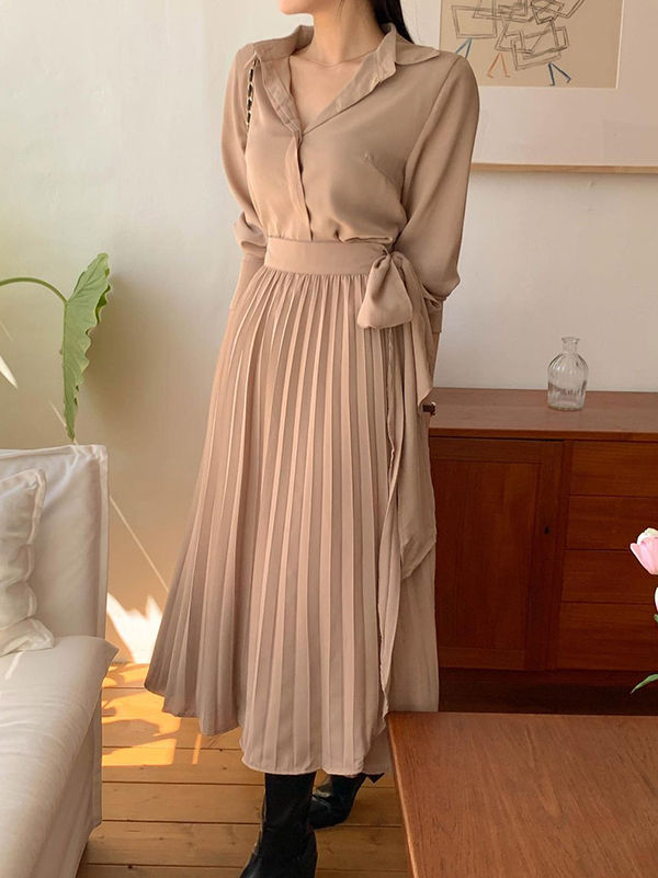 A-Line Long Sleeves Pleated Solid Color Tied Waist V-Neck Midi Dresses