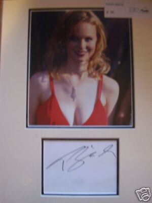 THORA BIRCH - GREAT ACTRESS - STUNNING SIGNED COLOUR Photo Poster painting DISPLAY