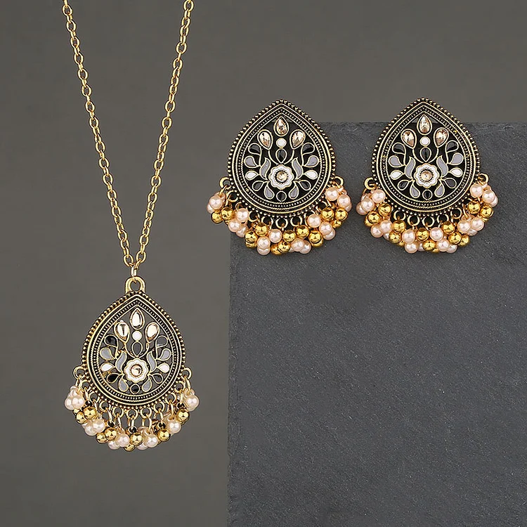 Atmospheric vintage tassel necklace earrings set