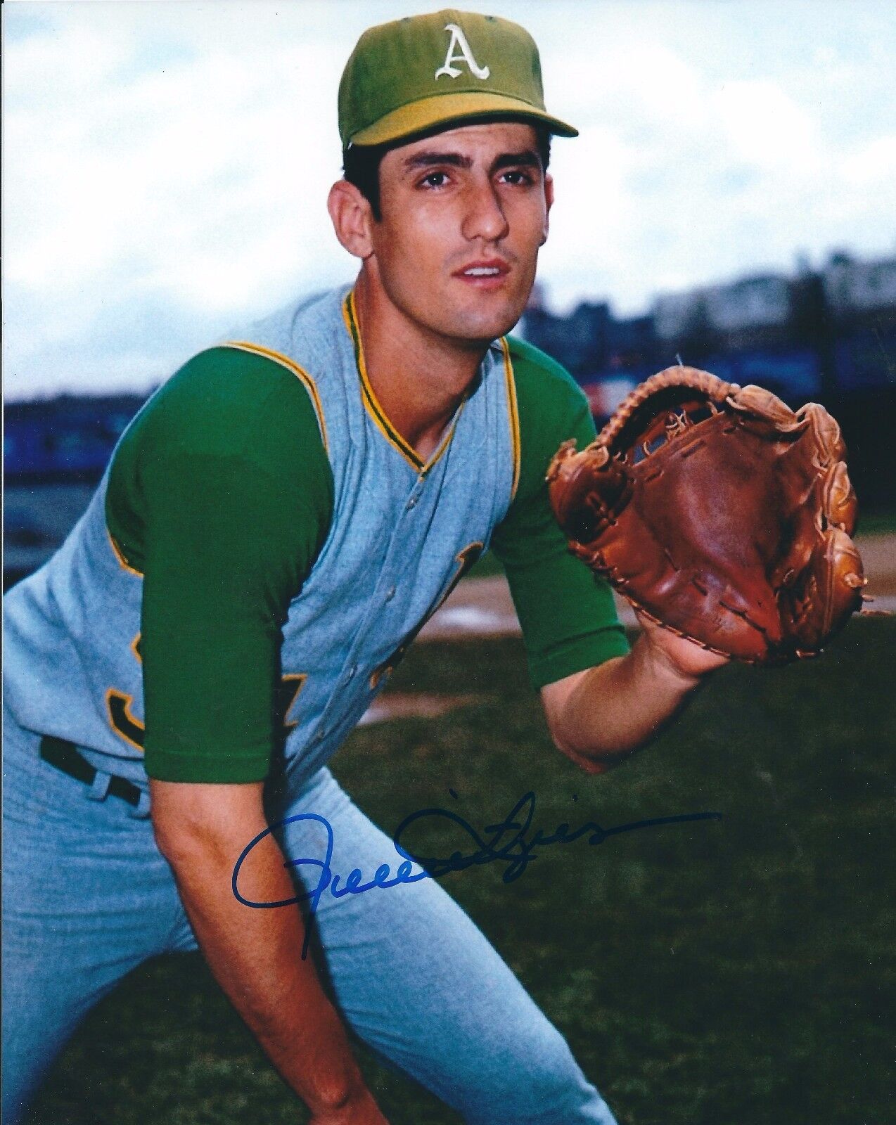 Autographed 8X10 Rollie Fingers Oakland A's Photo Poster painting - w/ Show Ticket