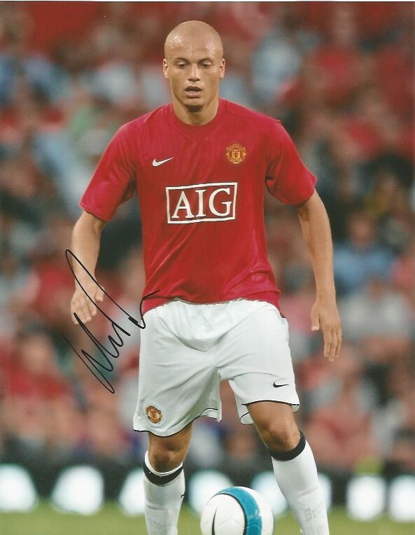 Manchester United Wes Brown Autographed Signed 8x10 Photo Poster painting COA A