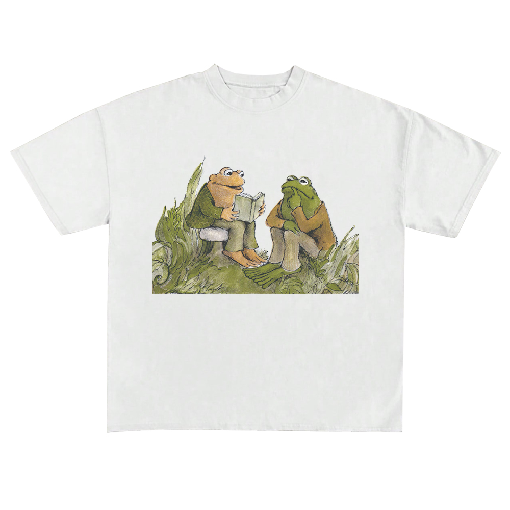 Adorable Frog And Toad Reading Graphic T-Shirt