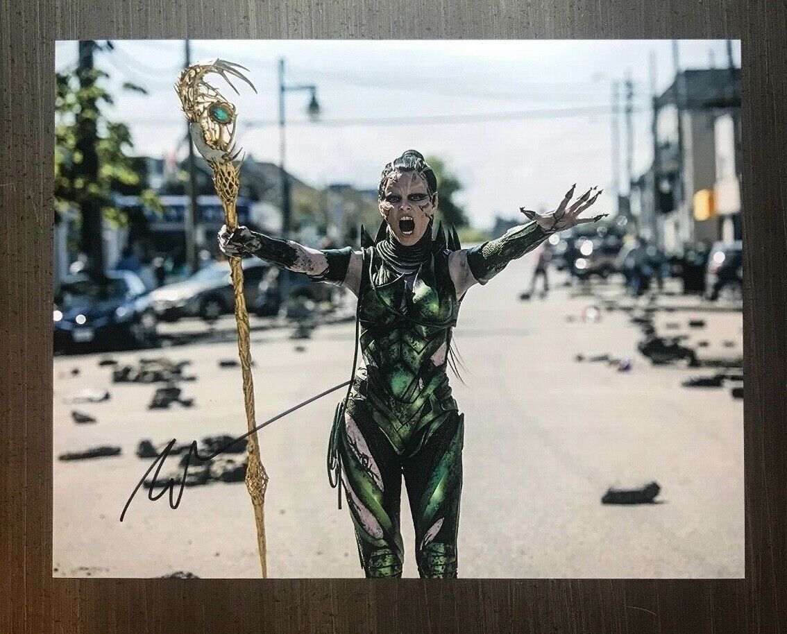 * ELIZABETH BANKS * signed autographed 11x14 Photo Poster painting * POWER RANGERS * 1