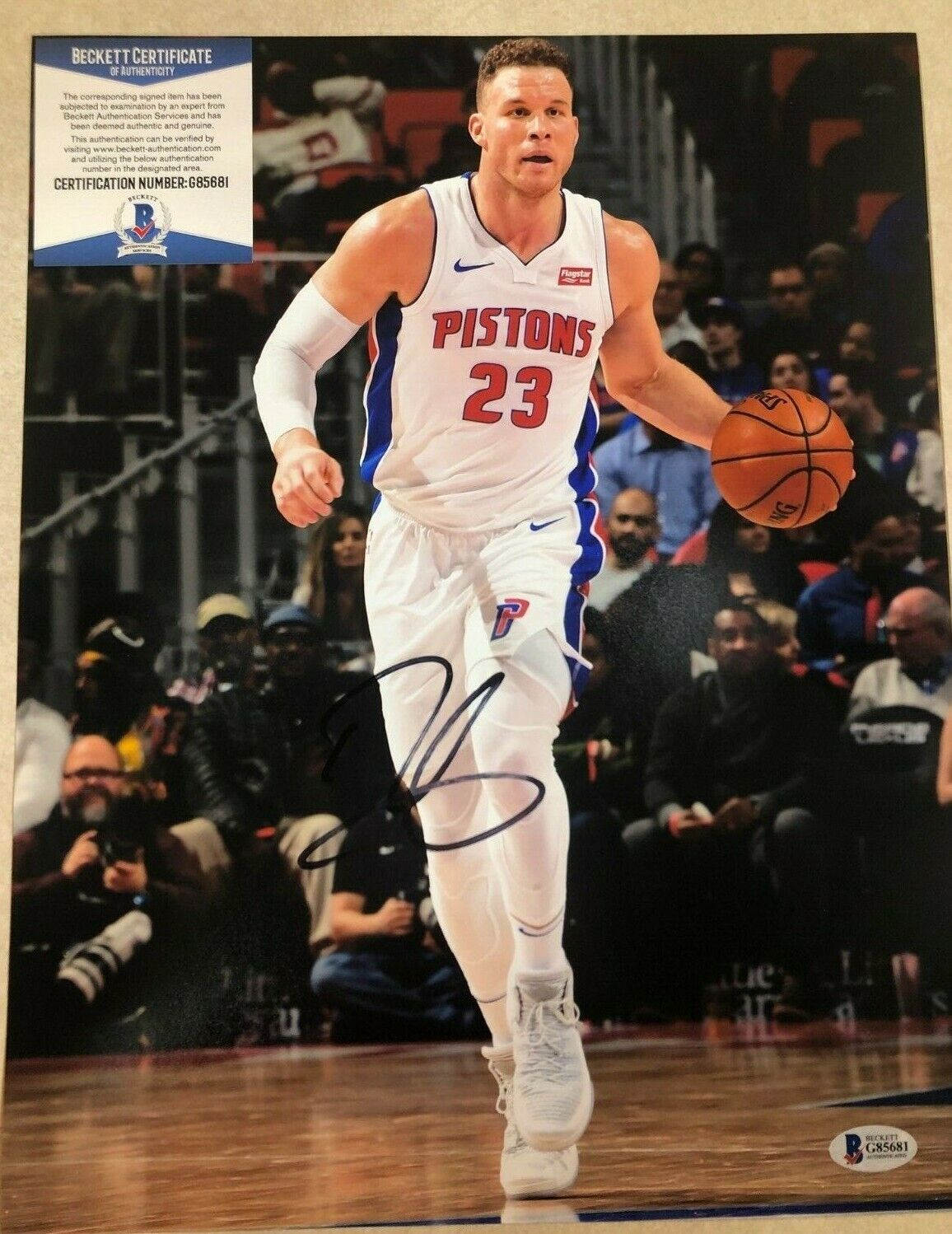 Detroit Pistons BLAKE GRIFFEN Signed 11x14 Photo Poster painting BECKETT G85681 BAS