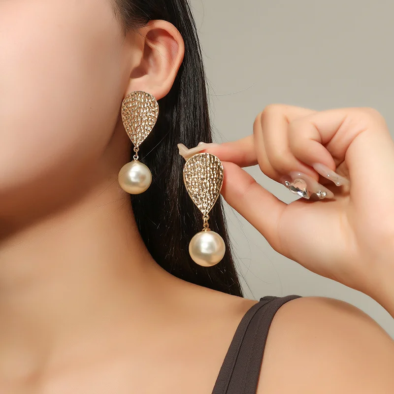 lychee pattern alloy drop pearl dangle earrings