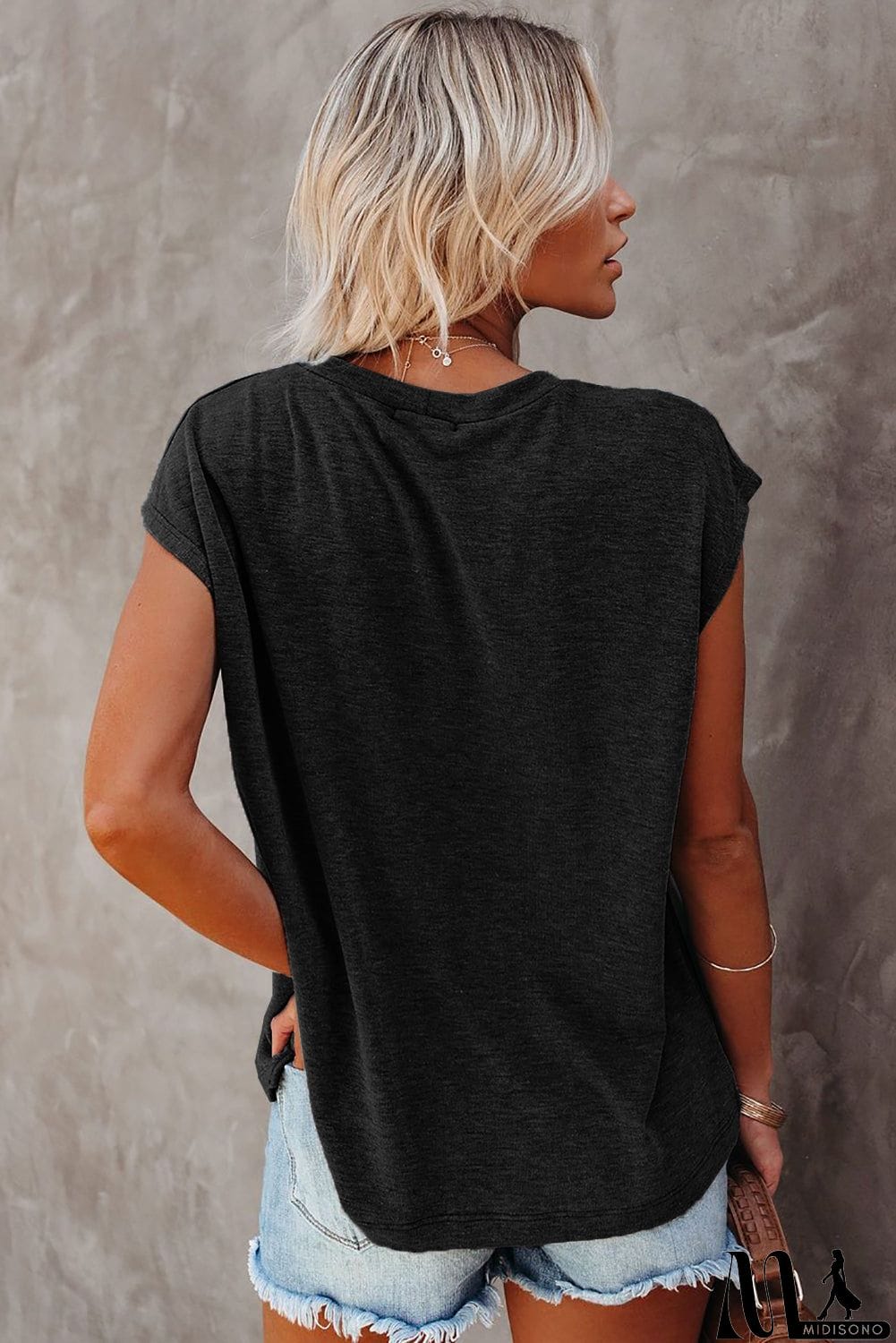 MidiSono - Pocketed Tee with Side Slits