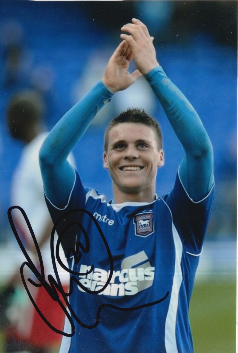 IPSWICH TOWN HAND SIGNED JOSH CARSON 6X4 Photo Poster painting.