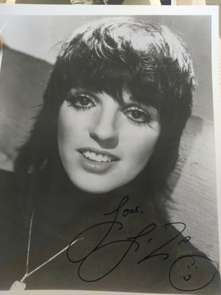 Liza Minnelli - signed 8x10