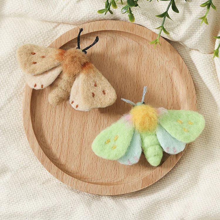 Butterfly needle felt brooch Mom gift 2024 distance Felted animals Insect pin