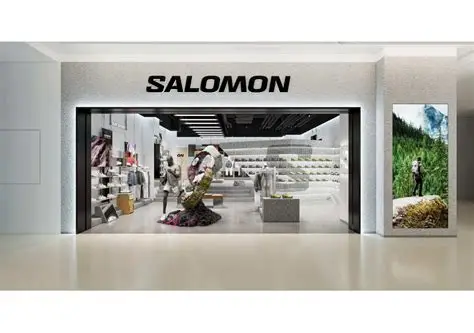Τρεις δημοφιλείς μάρκες sneakers άνοιξαν καταστήματα στο Χονγκ Κονγκ! Η συνεργασία της On Fashion προσελκύει μεγάλες ουρές και υποστηρίζεται περαιτέρω από την Zendaya.