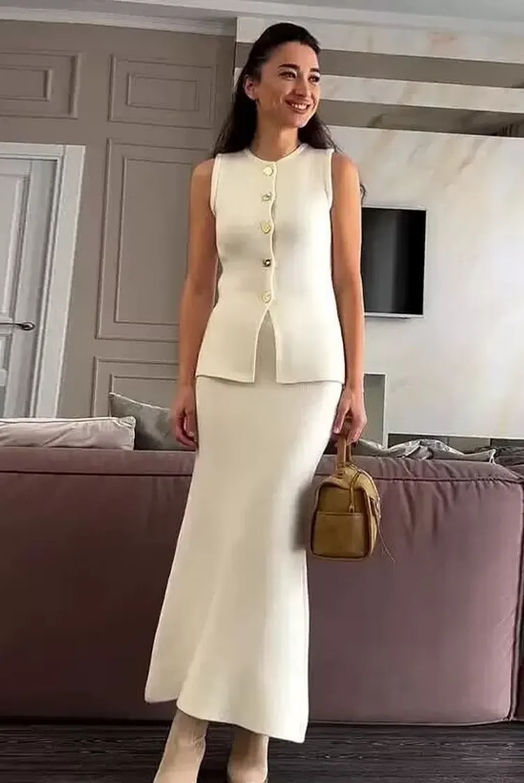 Fitted Knit Set Sleeveless Top with Pencil Skirt