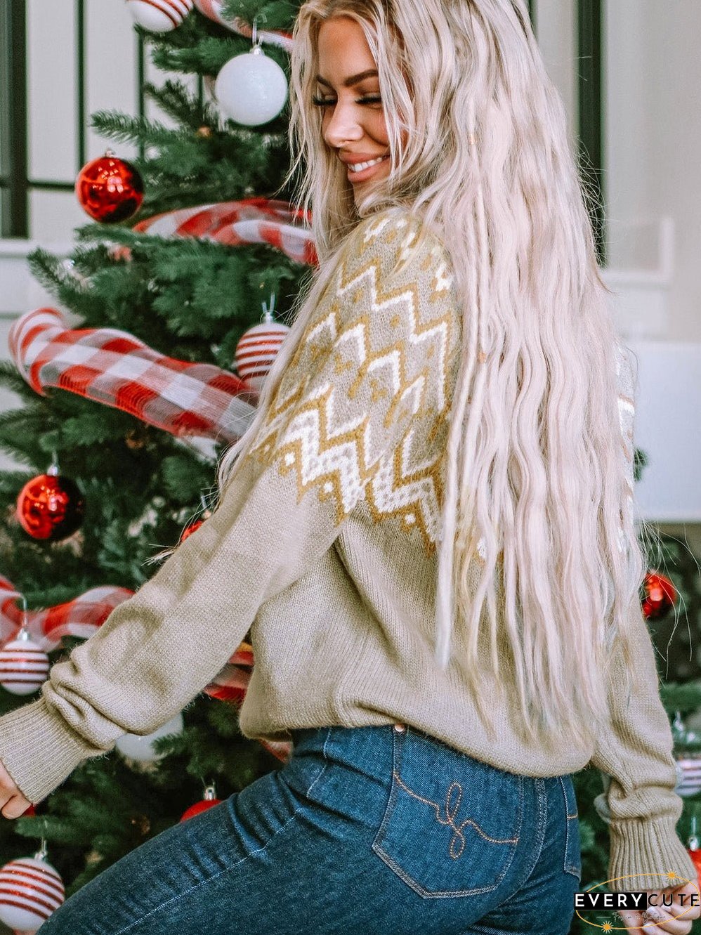 Cozy Gray Geometric Knit Round Neck Sweater