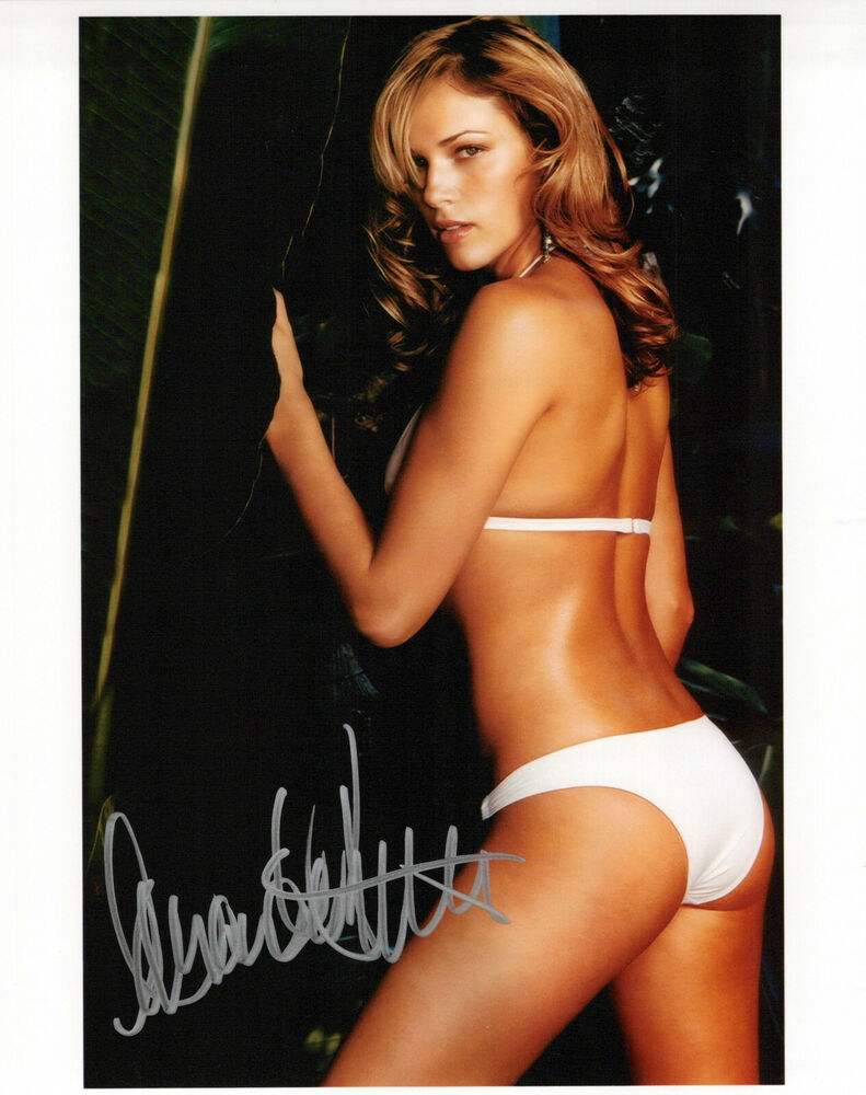 Amanda Righetti glamour shot autographed Photo Poster painting signed 8x10 #3