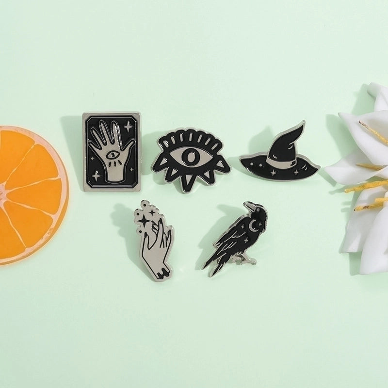 Cartoon Style Retro Cowboy Style Wizard’s Hat Devil’s Eye Alloy Stamping Stoving Varnish Plating Unisex Brooches