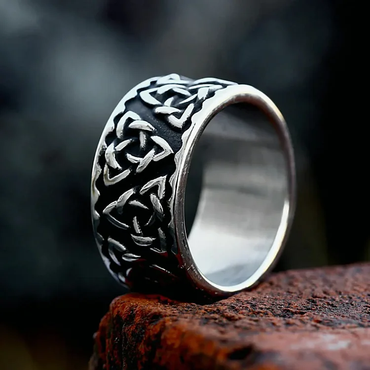Coutureaura Viking Triquetra Knot Ring