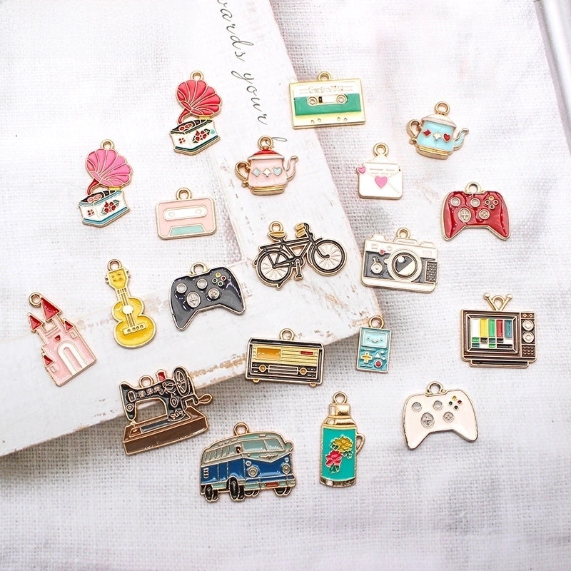 10 Pieces Retro Nostalgic Style Alloy Oil Drop DIY Jewelry Accessories 80 90 S Feeling Bicycle Sewing Machine Camera Pendant