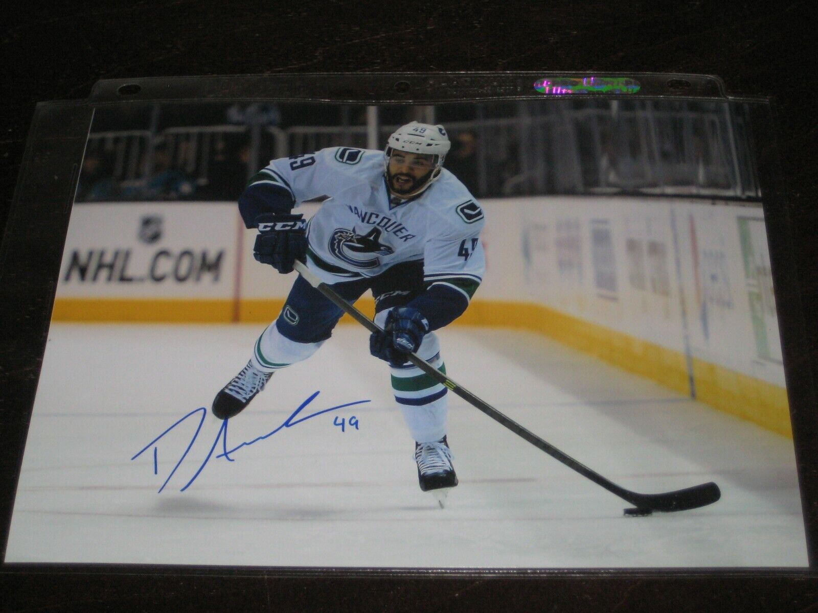 DARREN ARCHIBALD autographed VANCOUVER CANUCKS 8X10 Photo Poster painting #2