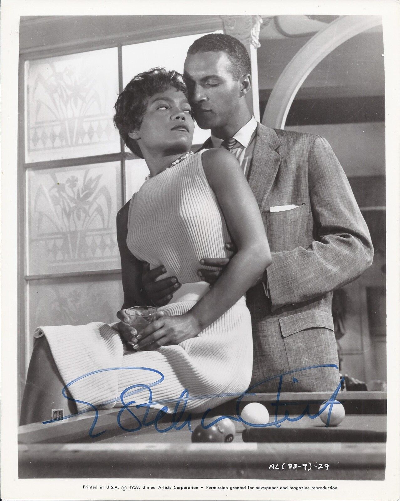 EARTHA KITT SIGNED 8x10 Photo Poster painting - UACC & AFTAL RD AUTOGRAPH