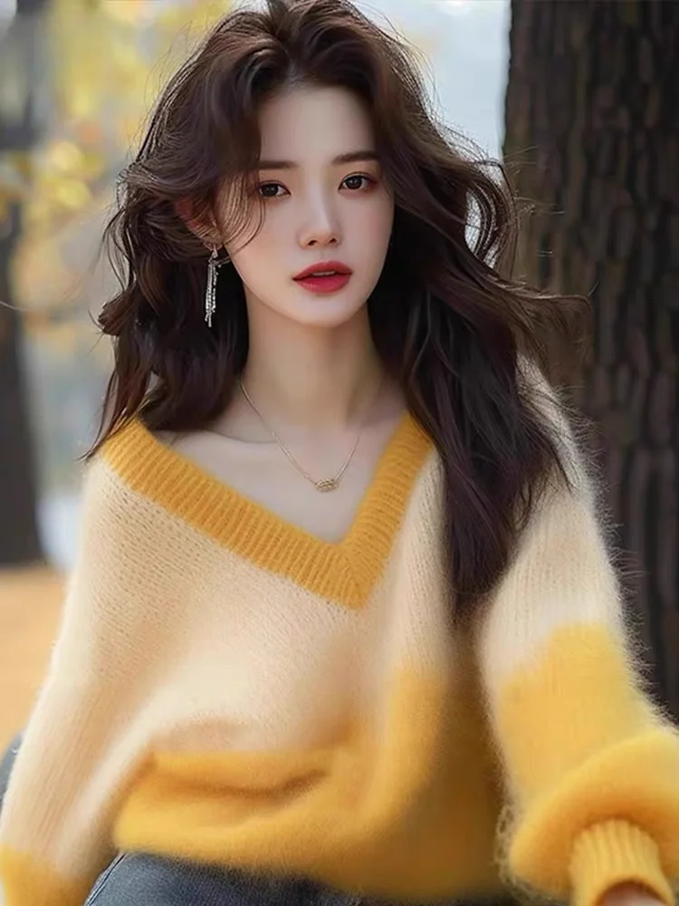 Athvotar Athvotar V-Neck Gradient Knitted Jersey Woman 2025 New European Top Temperament Loose Soft Sweater