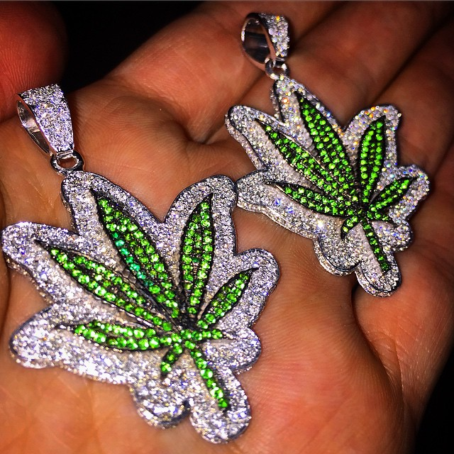 Iced Out Maple Leaf Pendant Hip Hop Necklace Jewelry-VESSFUL