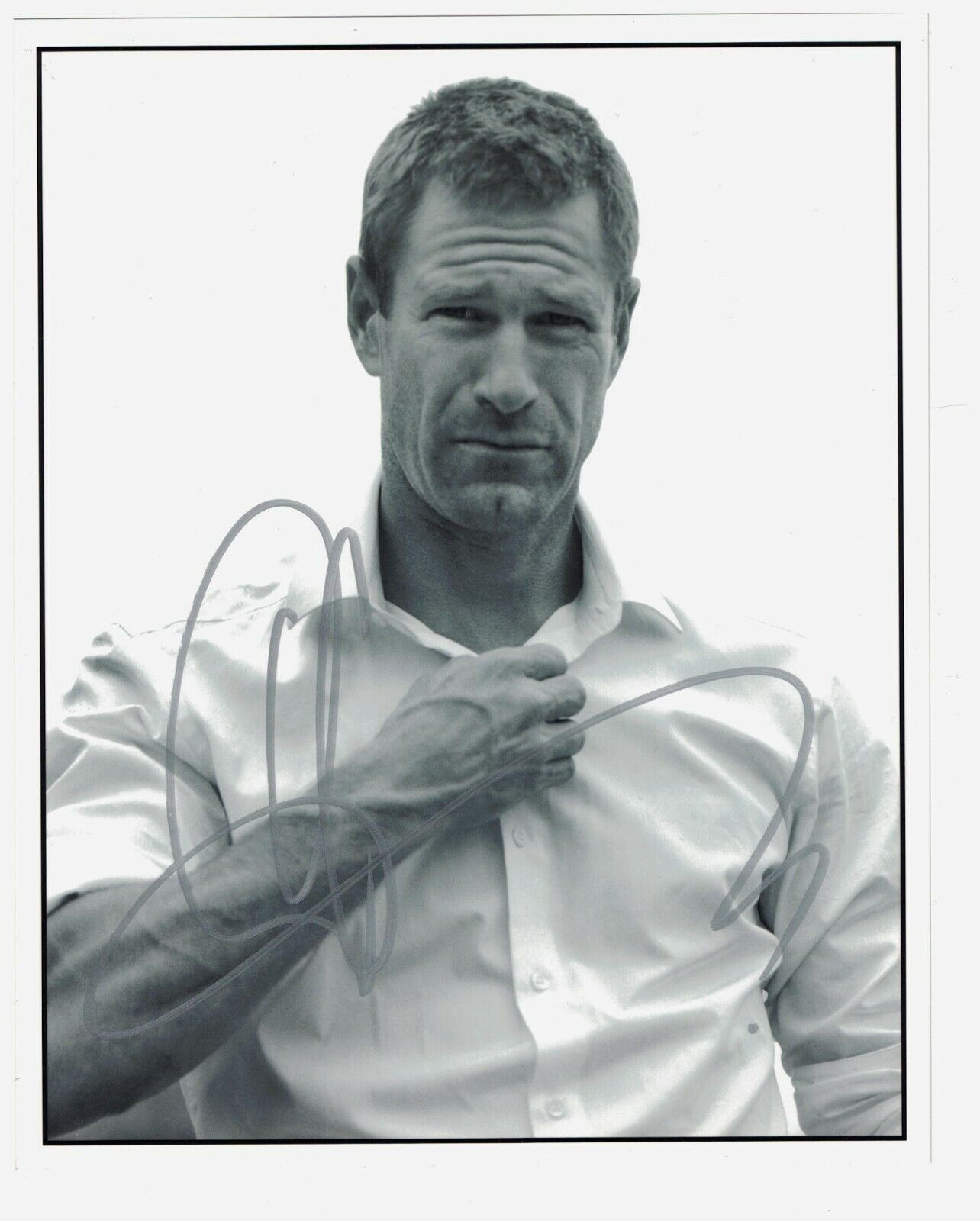 Aaron Eckhart Signed Autographed 8 x 10 Photo Poster painting Actor