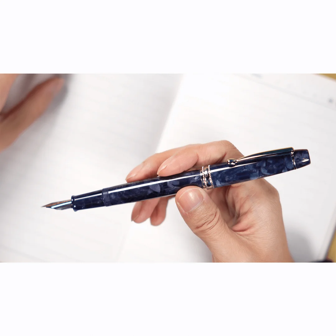 TIANZI T01 Piston-filling Fountain Pen in Mauve in Use_2