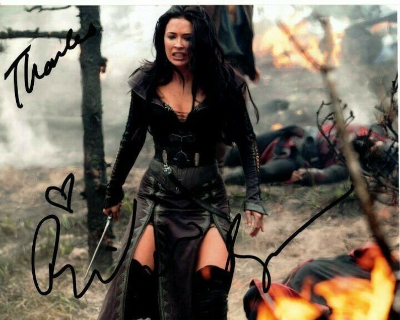 Bridget regan signed legend of the seeker kahlan amnell 8x10 Photo Poster painting