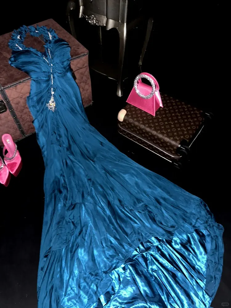 A Line Vintage Blue Halter Long Prom Party Dresses Unique Evening Dress